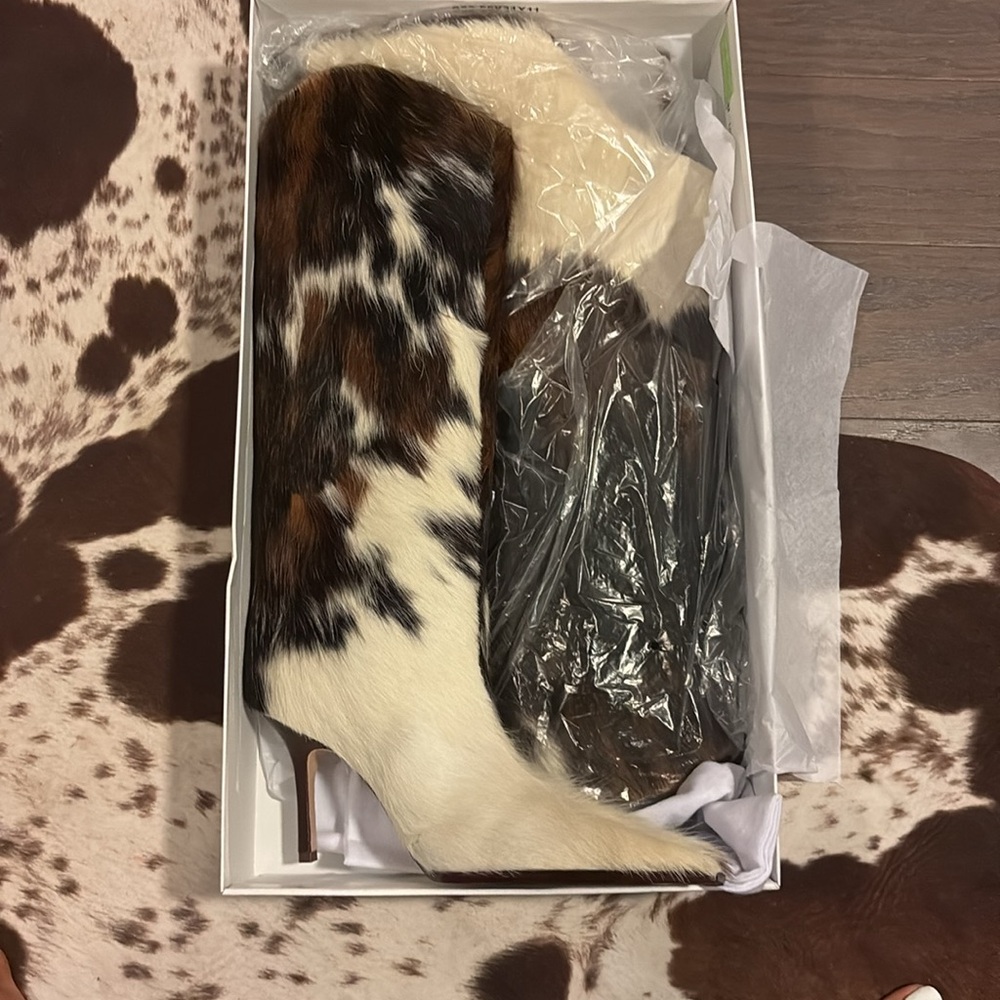 *BRAND NEW** SCHUTZ MARYANA WILD REAL FUR ANIMAL PRINT BOOTS